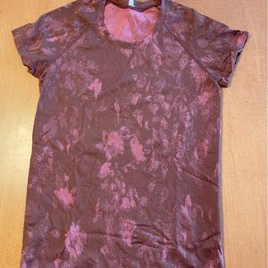 Lululemon swiftly top in size 8